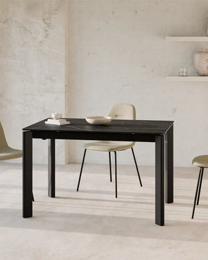 Beatrix // Preto-preto 120 cm