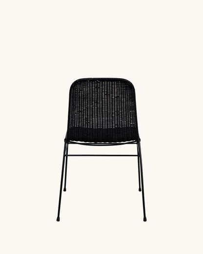 Ampura // Preto
