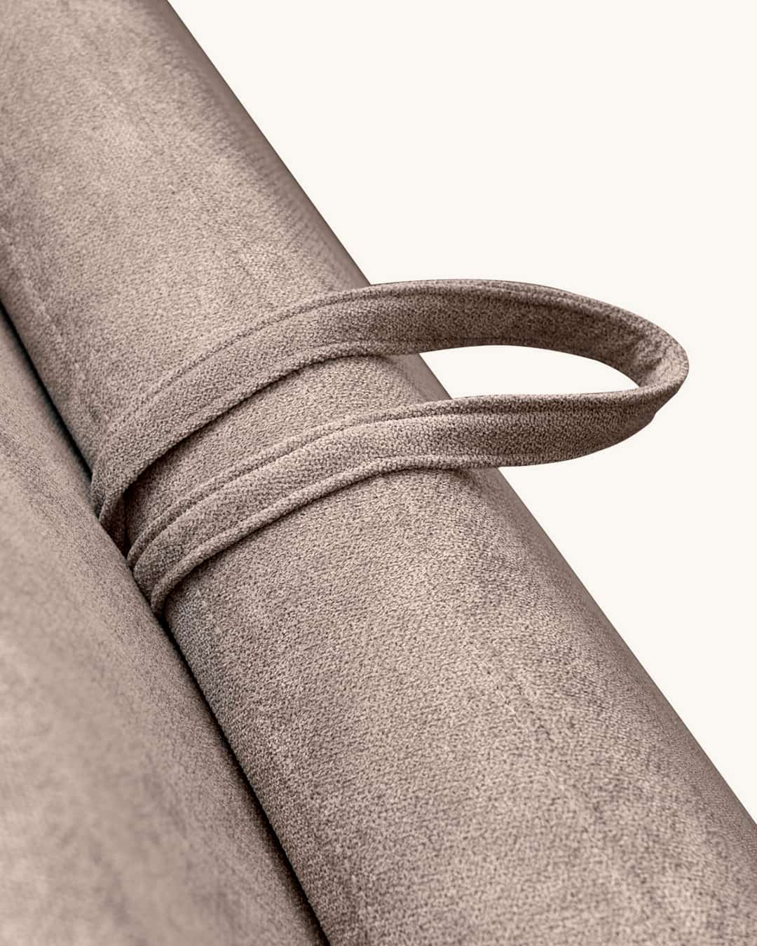 Abbot // Taupe